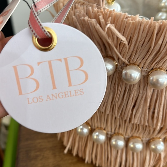 BTB Los Angeles Kate Round Pearl Bag - Picture 3 of 5